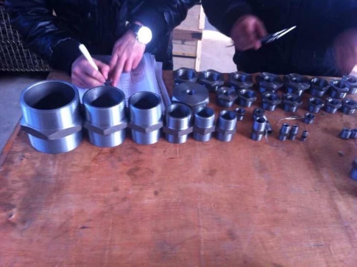 Legering  600  Inconel  600  Smidd sockelgängad armbågen Tee Cap Cross Coupling